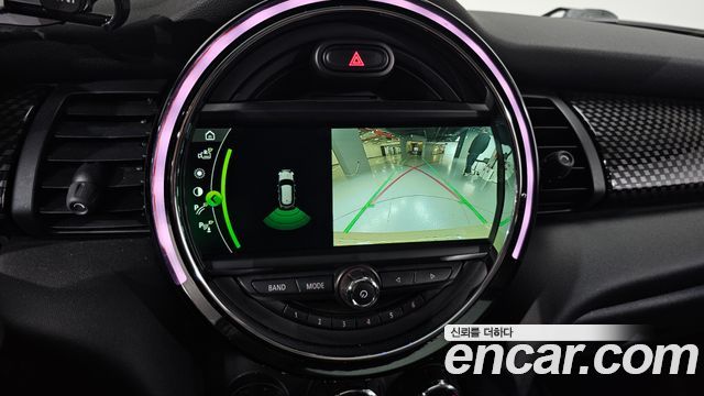 MINI Cooper S 5Door Standard 3rd 2019 — фото 15