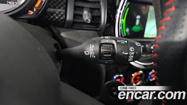 MINI Cooper S 5Door Standard 3rd 2019 — фото 18