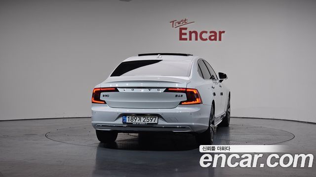 Volvo S90 B6 AWD Ultimate Bright 2023 — фото 4
