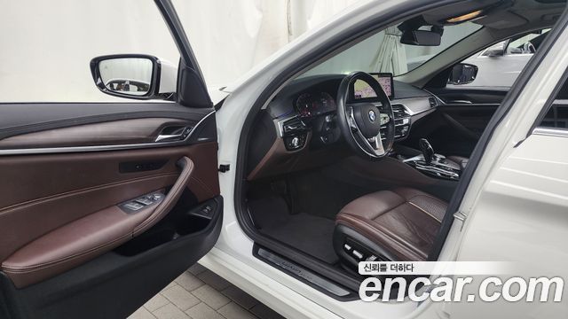 BMW 5 Series (G30) 523d xDrive Luxury 2021 — фото 10
