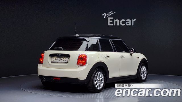 MINI Cooper D 5Door HIGH 3rd 2018 — фото 2