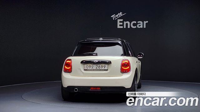 MINI Cooper D 5Door HIGH 3rd 2018 — фото 4