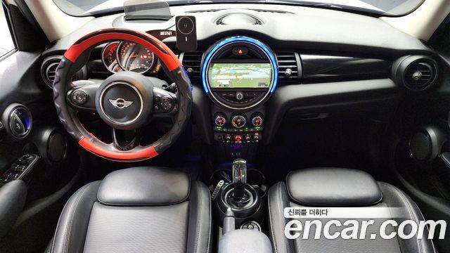 MINI Cooper D 5Door HIGH 3rd 2018 — фото 7