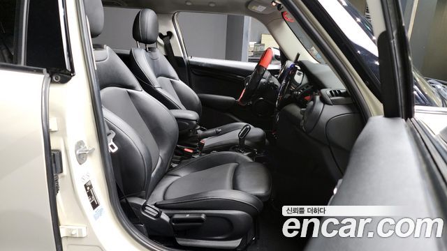 MINI Cooper D 5Door HIGH 3rd 2018 — фото 11