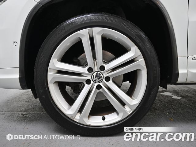 Volkswagen Tiguan 2.0 TDI R-Line 5N 2015 — фото 5
