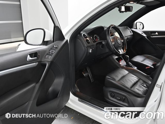 Volkswagen Tiguan 2.0 TDI R-Line 5N 2015 — фото 15