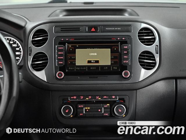 Volkswagen Tiguan 2.0 TDI R-Line 5N 2015 — фото 18