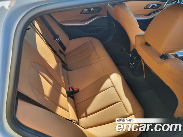 BMW 3 Series (G20) 320i Touring M Sports 2025 — фото 18