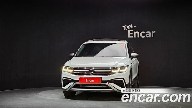 Volkswagen Tiguan Allspace 2.0 TSI Prestige 2023 — фото 3