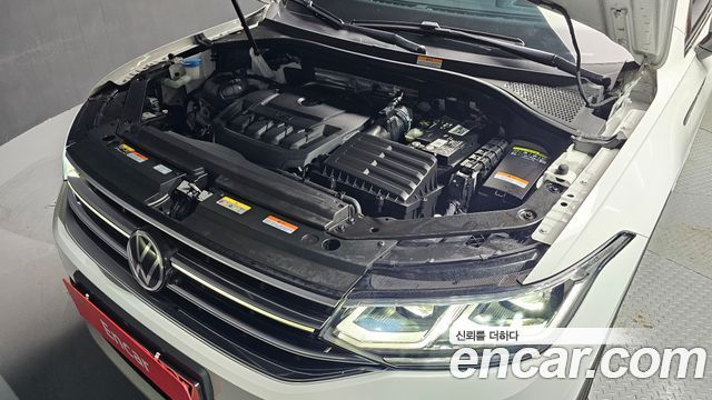 Volkswagen Tiguan Allspace 2.0 TSI Prestige 2023 — фото 6
