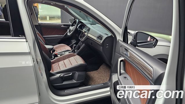 Volkswagen Tiguan Allspace 2.0 TSI Prestige 2023 — фото 10