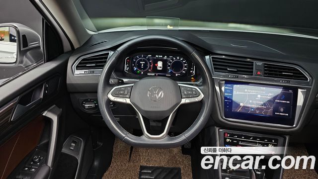 Volkswagen Tiguan Allspace 2.0 TSI Prestige 2023 — фото 13