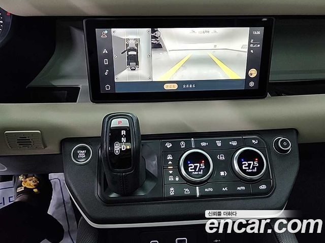 Land Rover Defender (L663) 110 P300 X-Dynamic SE 2022 — фото 8