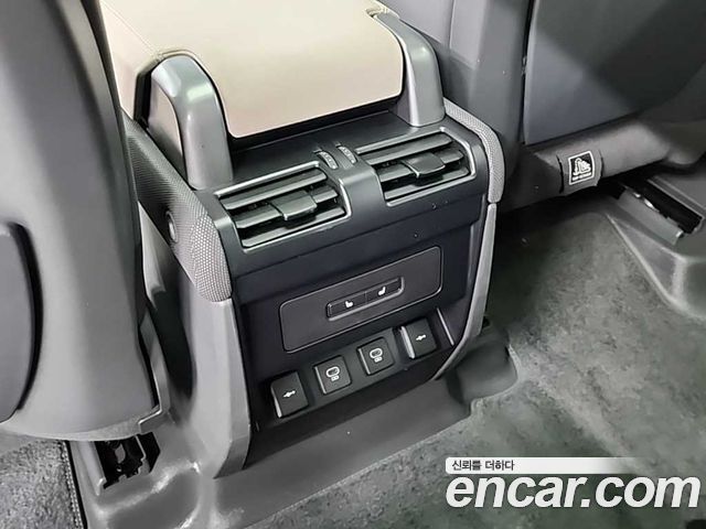 Land Rover Defender (L663) 110 P300 X-Dynamic SE 2022 — фото 15
