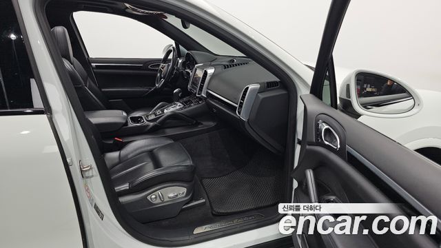 Porsche Cayenne 3.0 Diesel Platium Edition 958 2017 — фото 10