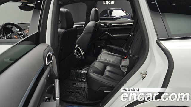 Porsche Cayenne 3.0 Diesel Platium Edition 958 2017 — фото 12