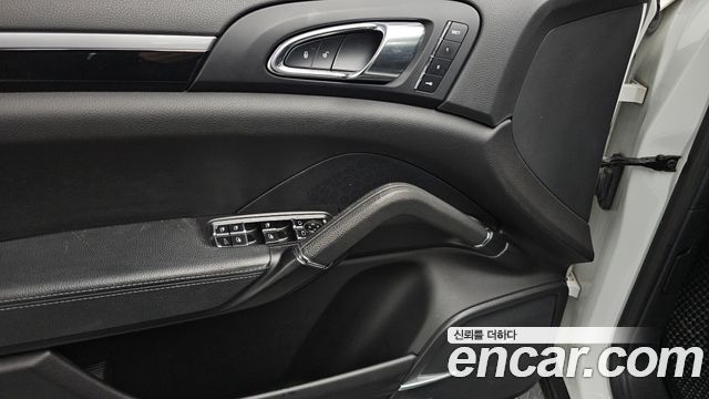 Porsche Cayenne 3.0 Diesel Platium Edition 958 2017 — фото 17