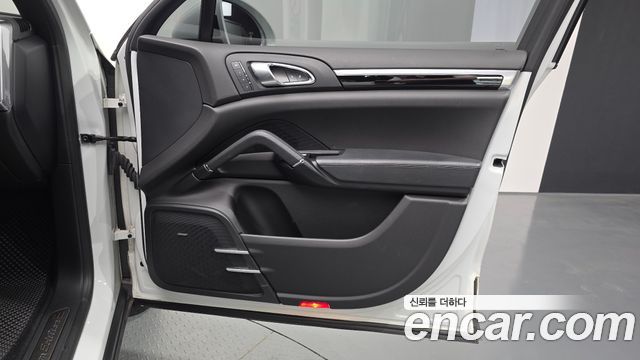 Porsche Cayenne 3.0 Diesel Platium Edition 958 2017 — фото 25