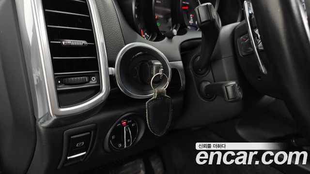 Porsche Cayenne 3.0 Diesel Platium Edition 958 2017 — фото 26