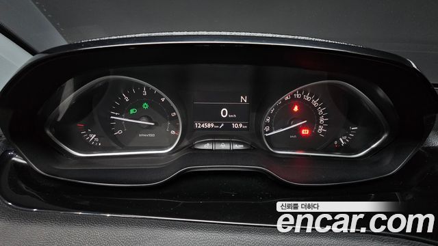 Peugeot 208 1.6 e-HDi Allure 3Door 2013 — фото 8