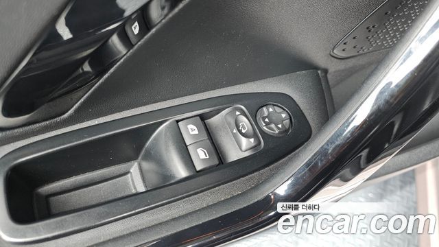 Peugeot 208 1.6 e-HDi Allure 3Door 2013 — фото 13