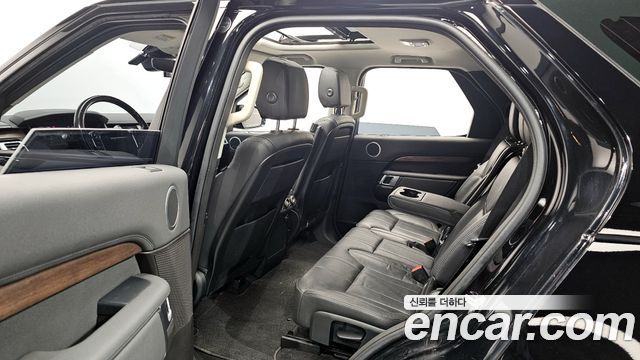 Land Rover Discovery 5 3.0 TD6 HSE 2018 — фото 11