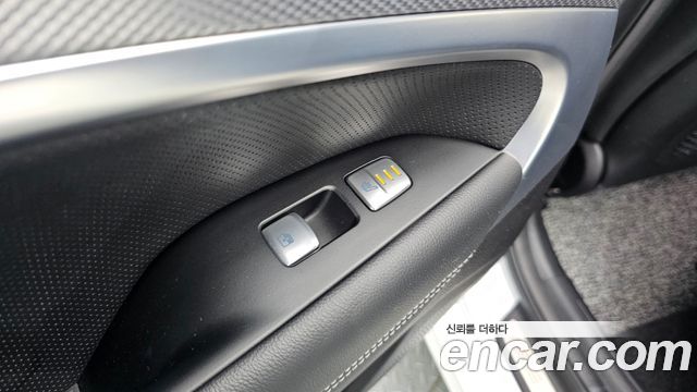 Genesis G70 Gasoline 2.0T 2WD 2023 — фото 19