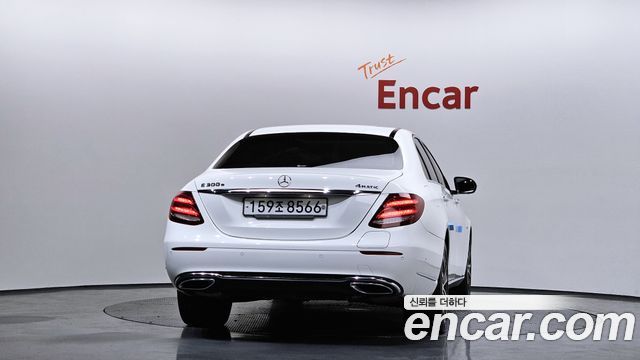 Mercedes-Benz E-Class (W213) E300e 4MATIC Exclusive 2020 — фото 4