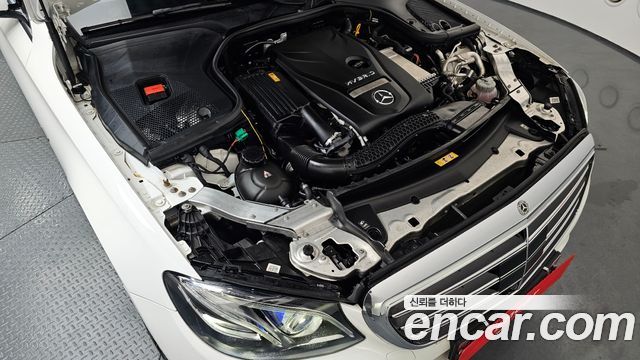 Mercedes-Benz E-Class (W213) E300e 4MATIC Exclusive 2020 — фото 6