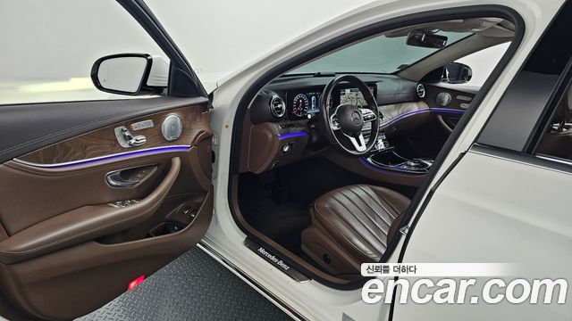 Mercedes-Benz E-Class (W213) E300e 4MATIC Exclusive 2020 — фото 10