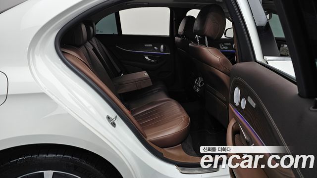 Mercedes-Benz E-Class (W213) E300e 4MATIC Exclusive 2020 — фото 12