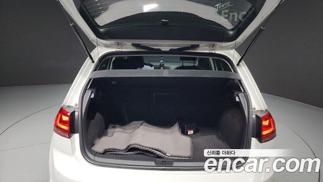 Volkswagen Golf (VII) 2.0 TDI 2015 — фото 20