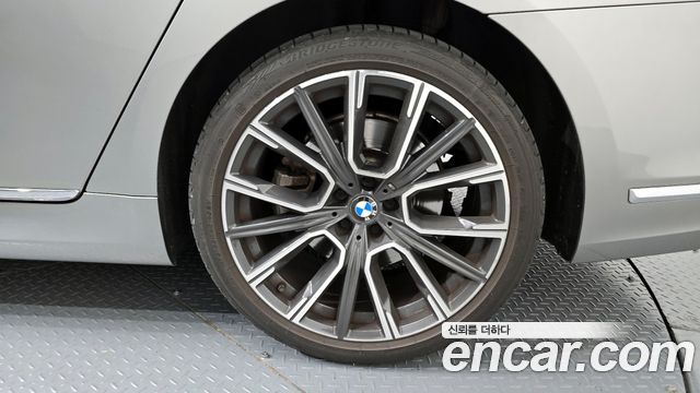 BMW 7 Series (G11) 730Ld xDrive M Sport 2020 — фото 5