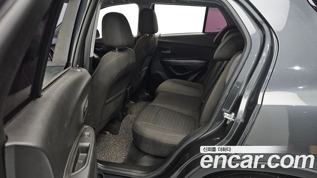 Chevrolet Trax 1.4 LS 2018 — фото 11