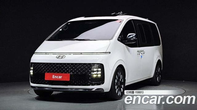 Hyundai Staria 4WD Lounge 9-Seater Inspiration 2025 — фото 1
