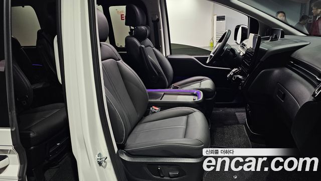 Hyundai Staria 4WD Lounge 9-Seater Inspiration 2025 — фото 10