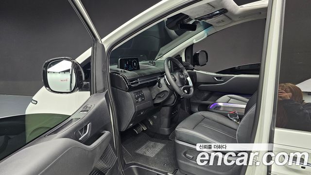 Hyundai Staria 4WD Lounge 9-Seater Inspiration 2025 — фото 15