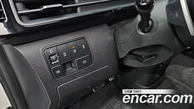 Hyundai Staria 4WD Lounge 9-Seater Inspiration 2025 — фото 18