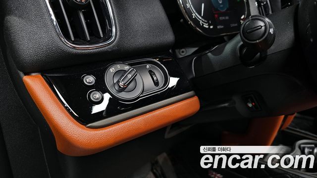 MINI Cooper S Countryman ALL4 Classic 2nd 2022 — фото 16