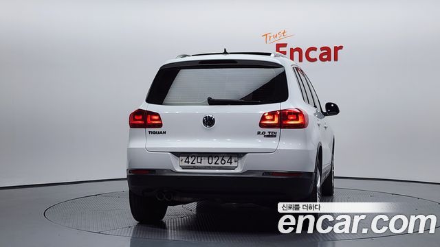 Volkswagen Tiguan 2.0 TDI  Premium 5N 2016 — фото 4