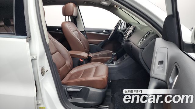 Volkswagen Tiguan 2.0 TDI  Premium 5N 2016 — фото 11