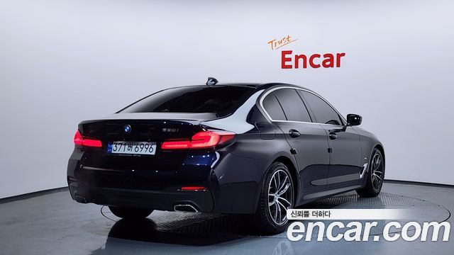 BMW 5 Series (G30) 520i M Sport 2022 — фото 2