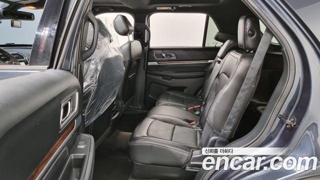 Ford Explorer 3.5 Limited 4WD 5th 2017 — фото 12
