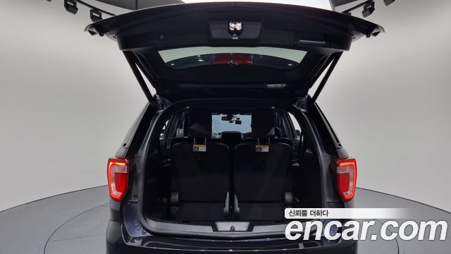 Ford Explorer 3.5 Limited 4WD 5th 2017 — фото 20