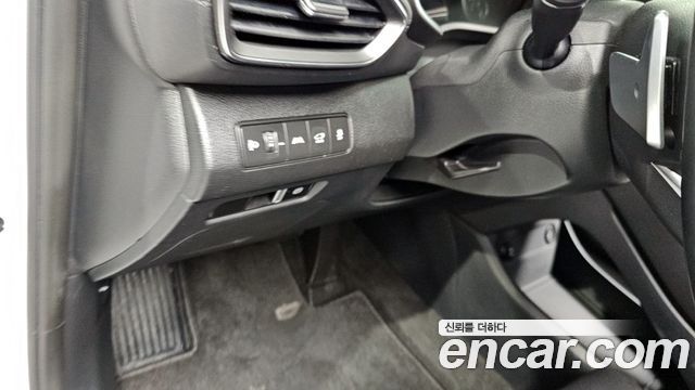 Hyundai Santa Fe Diesel 2.2 2WD Prestige 2021 — фото 17