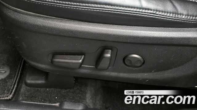 Hyundai Santa Fe Diesel 2.2 2WD Prestige 2021 — фото 18