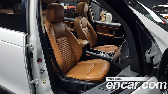 Land Rover Discovery Sport 2.0 TD4 HSE Luxury 2018 — фото 10