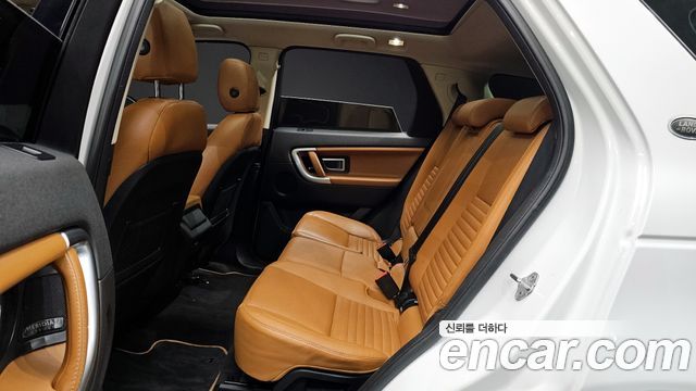 Land Rover Discovery Sport 2.0 TD4 HSE Luxury 2018 — фото 12