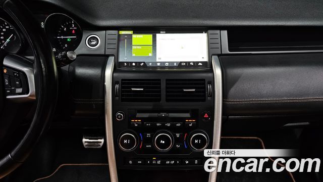Land Rover Discovery Sport 2.0 TD4 HSE Luxury 2018 — фото 15