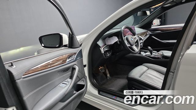 BMW 5 Series (G30) 520i M Sport 2021 — фото 10